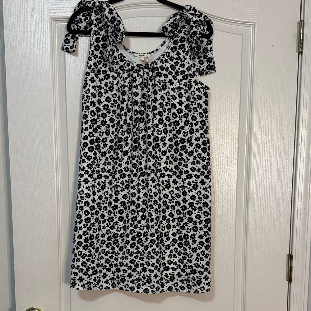 Entro Black and White Floral Mini Dress